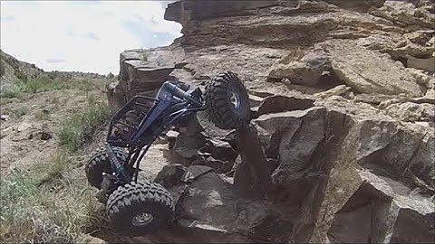 4 wheel steer Axial AX10 rock crawler