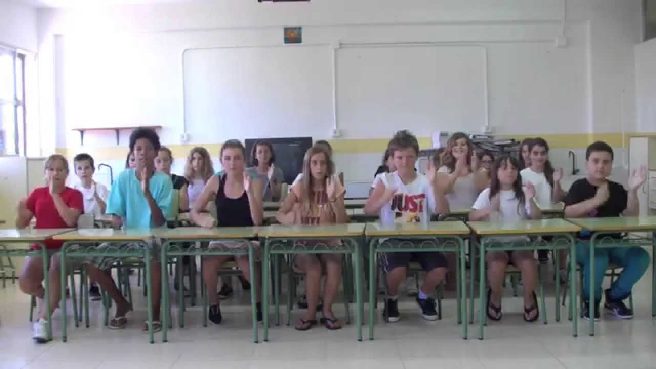 Percusión corporal sobre mesas