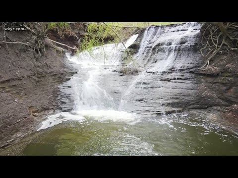 置物 Valley Waterfall hqdefault.jpg