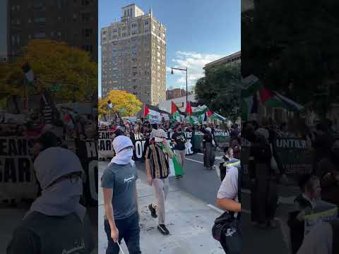 Pro Palestinian Protest In Brooklyn Walk Towards Brooklyn Bridge With Hasidic Jewish Support