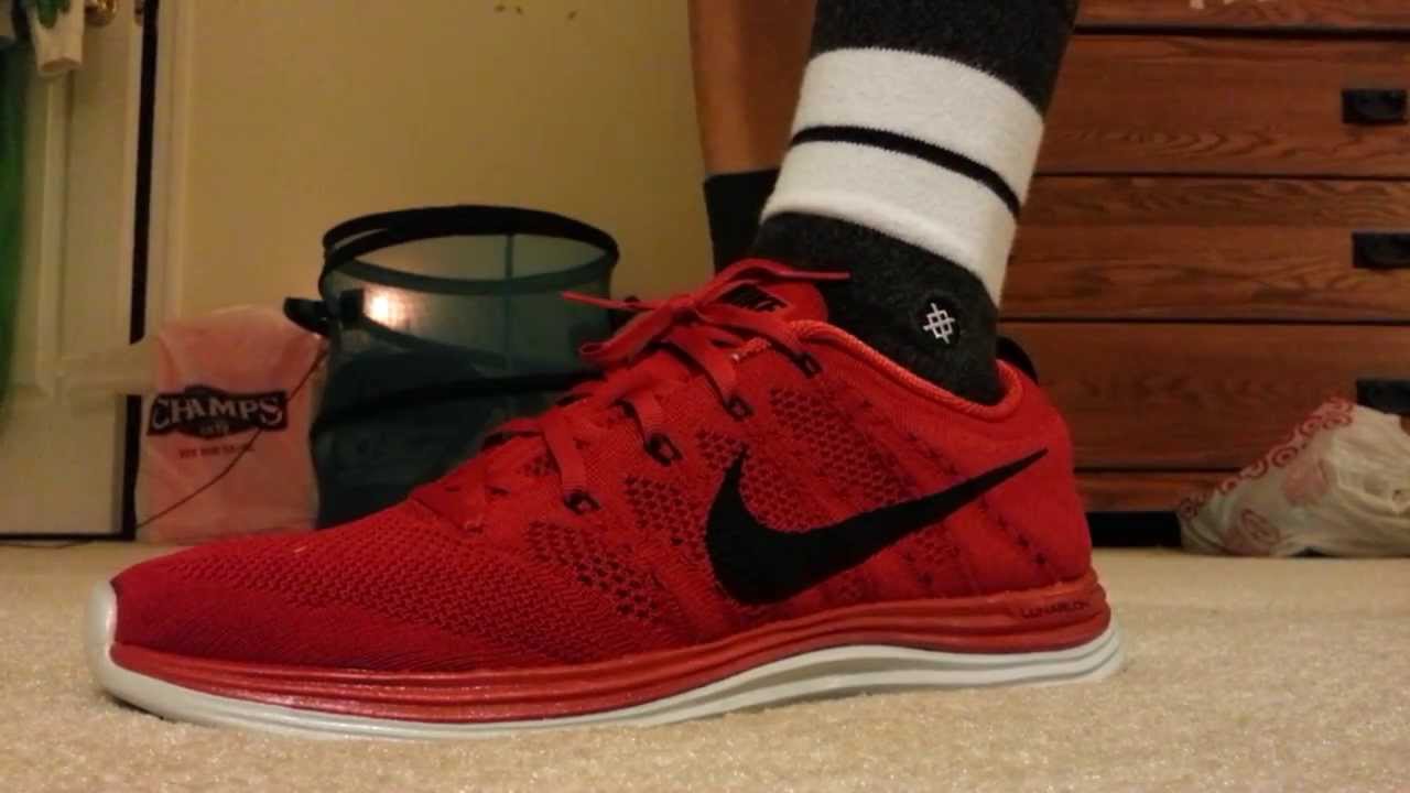 nike flyknit lunar red