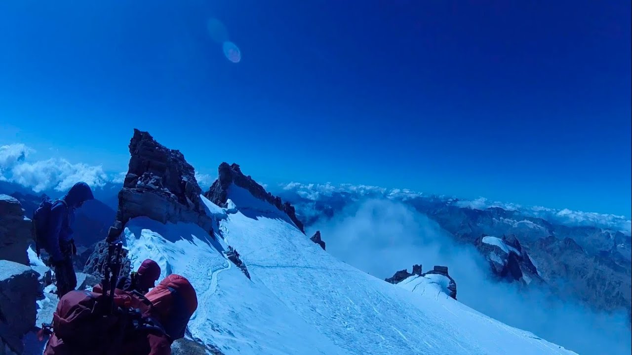 Gran Paradiso 4061m / Переход по лестнице через трещину / Milan, Italy
