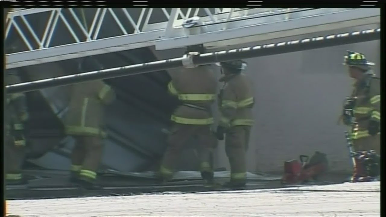 5-Alarm Fire Injures 2 Firefighters, Destroys Garage In Riverwest