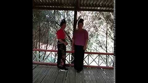 Nghệ nhân( Cà Thị Ò Hát Tại Đèo Pha Đin: Quám khắp Bó Lu Nhinh Chơ Mi Phua) Tại ĐÈO PHA ĐIN PASS