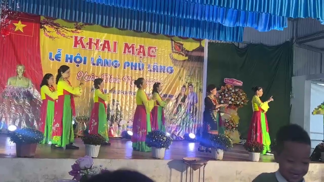 C l b hoa gốm hẹn mai .thôn thủ công