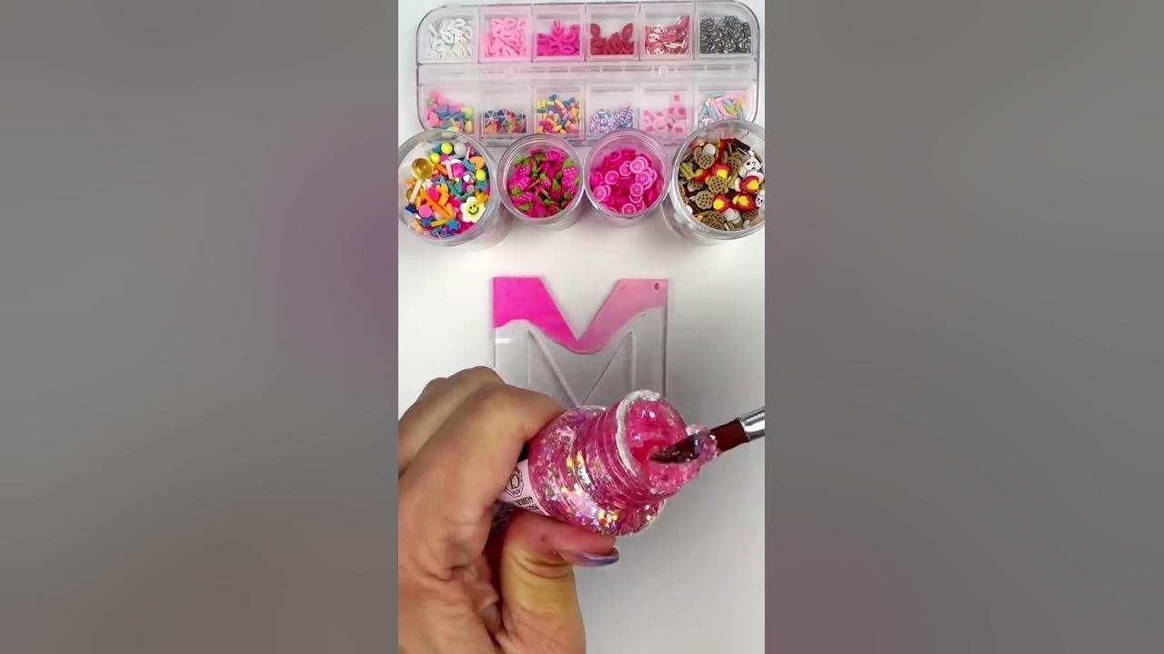 Indi & Dash Co - Get the girls in your life this cute DIY keychain kit.  Keychain colors may vary. #diyforkids#girlsdaygifts#supportlocalbusiness