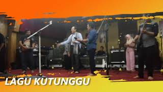 DIA BUKAN PENGGEMAR TETAPI FANATIK RHOMA