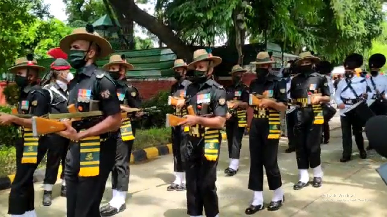 Former President Pranab Mukherjee's final journey begins | Silver Screen