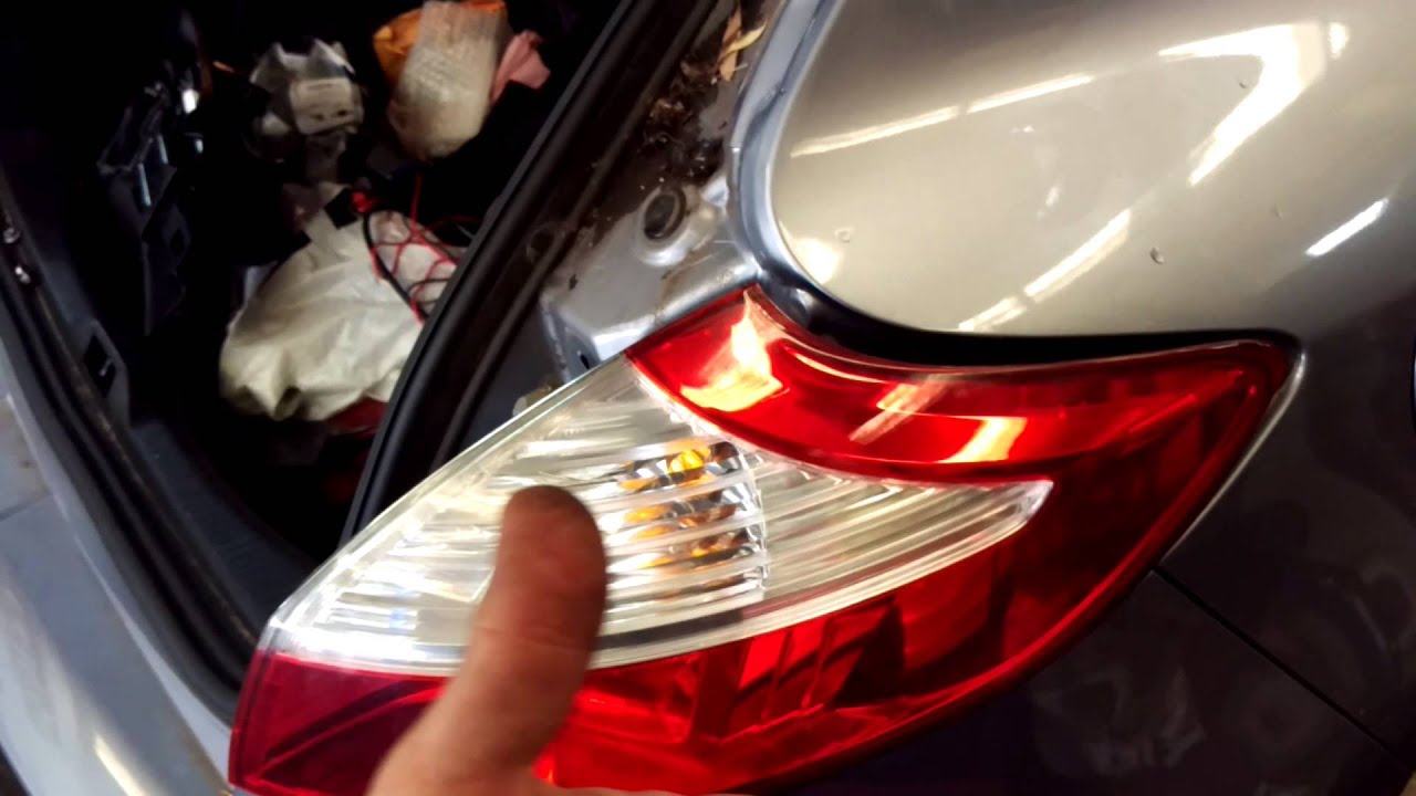 Renault Megane Headlight Removal Tail Lamp Removal Youtube