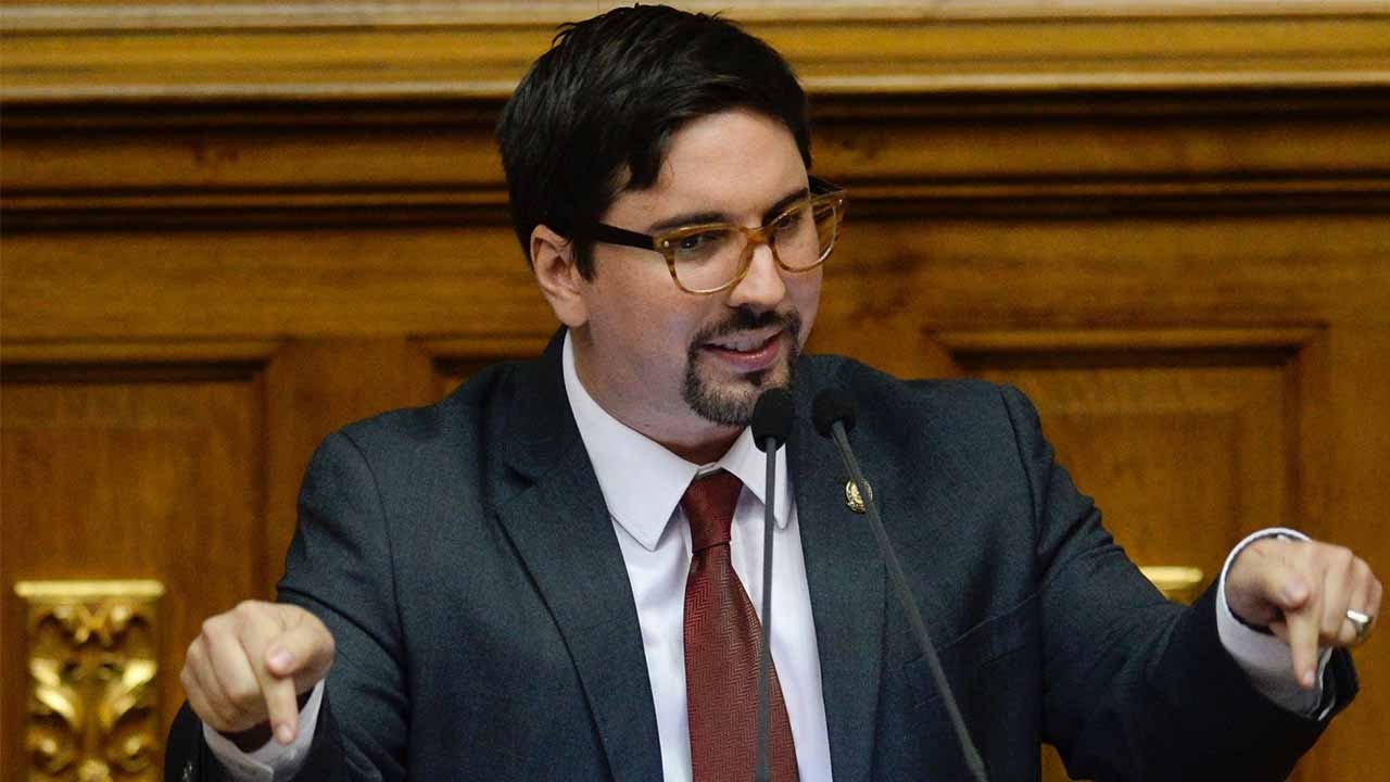 Venezuela's legislature says President Maduro failing to perform duties