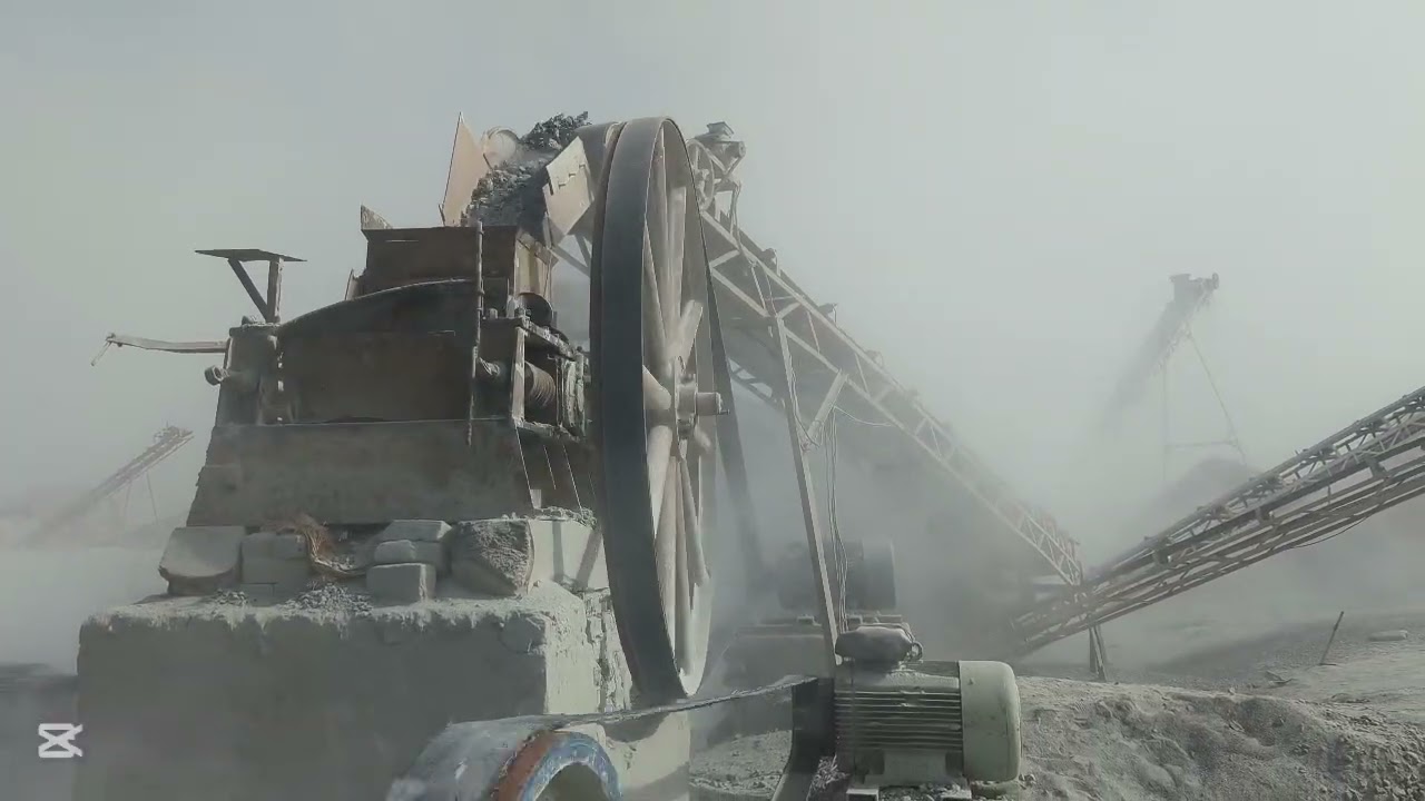 Stone crushing plant #viral #travelvideo #travelvlog #stonecrusher #stonemining #trending #foryou 