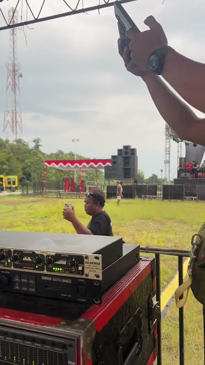 FYP🔊🔊 CAK ARI JENGGOT LAGI MIXING KENDANG🎶 #soundsystemjatim #dhehanaudio #ceksounddangdut #fyp