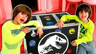 Jurassic World MAGIC BOX with 12 SURPRISES!! Toys and cool things for DANI and EVAN