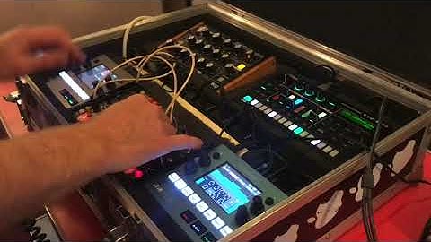 Live Techno Jam #5 - Roland TR6S - Quadrantid Swarm - Moog Minitaur - 1010 BlackBox + BlueBox