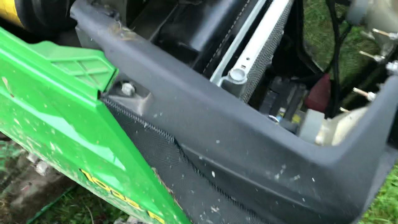 Where's the fuse box on the John Deere 1025r !? 