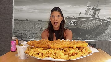 *HERHALING* ENORME 3KG FISH & CHIP CHALLENGE | ANKER FISH BAR | @LeahShutkever