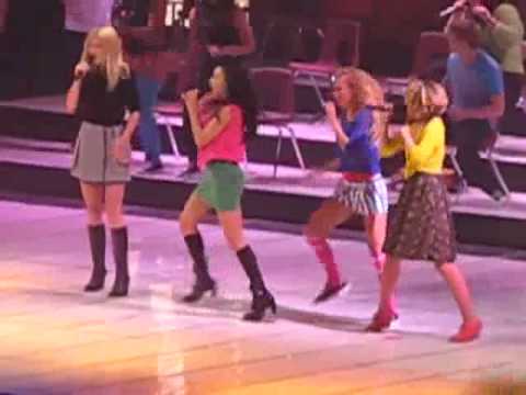 Glee Live Tour 2011 - Forget You ( with Gwyneth Paltrow )