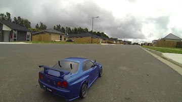 Drifting the RC R34 Skyline - MST MS-01D