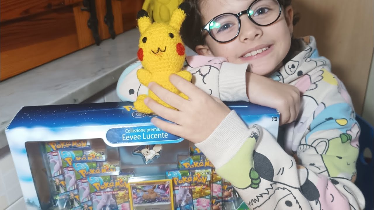 NON ME LO ASPETTAVO! APRO EEVEE LUCENTE E TROVO LE CARTE PIÙ RARE DEL ...