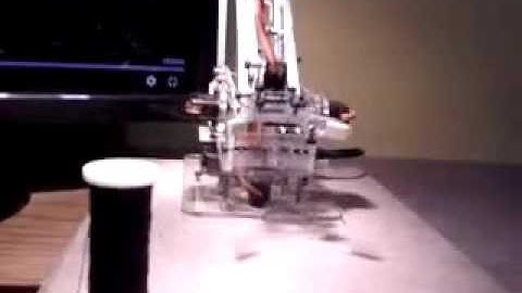 ARDUINO CONTROLA BRAZO ROBOT