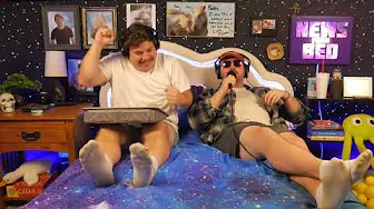 News from Bed - 10042 - Monica Lewinsky