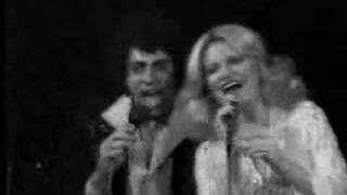 Ajda Pekkan - Hiç Bunları Kendine Dert Etmeye Değer Mi ?