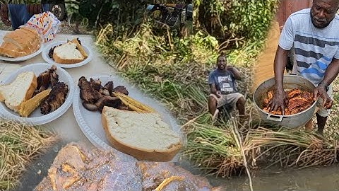  Catching fish and jerking wild boar 