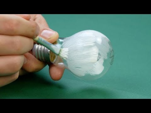 Vidéo: Pouvez-vous pulvériser de la peinture sur des ampoules de Noël ?