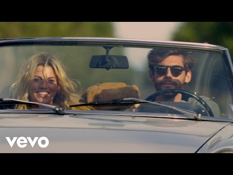 Alvaro Soler - Libre (Italian Version) ft. Emma (Official Music Video)