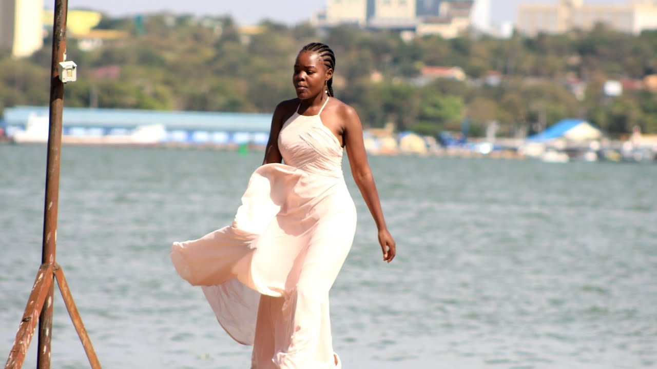 EE BWANA FADHILI ZAKO ZIKAE NASI. DOMINIKA YA PILI YA KWARESMA. MERCY KAWERE FT TRIZA AWINO.