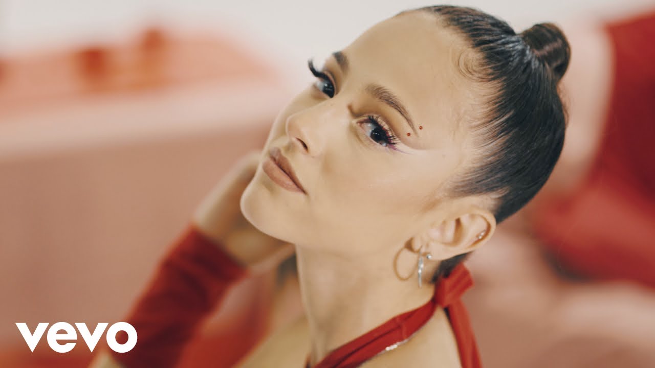 Clari Cremaschi UZI YouTube