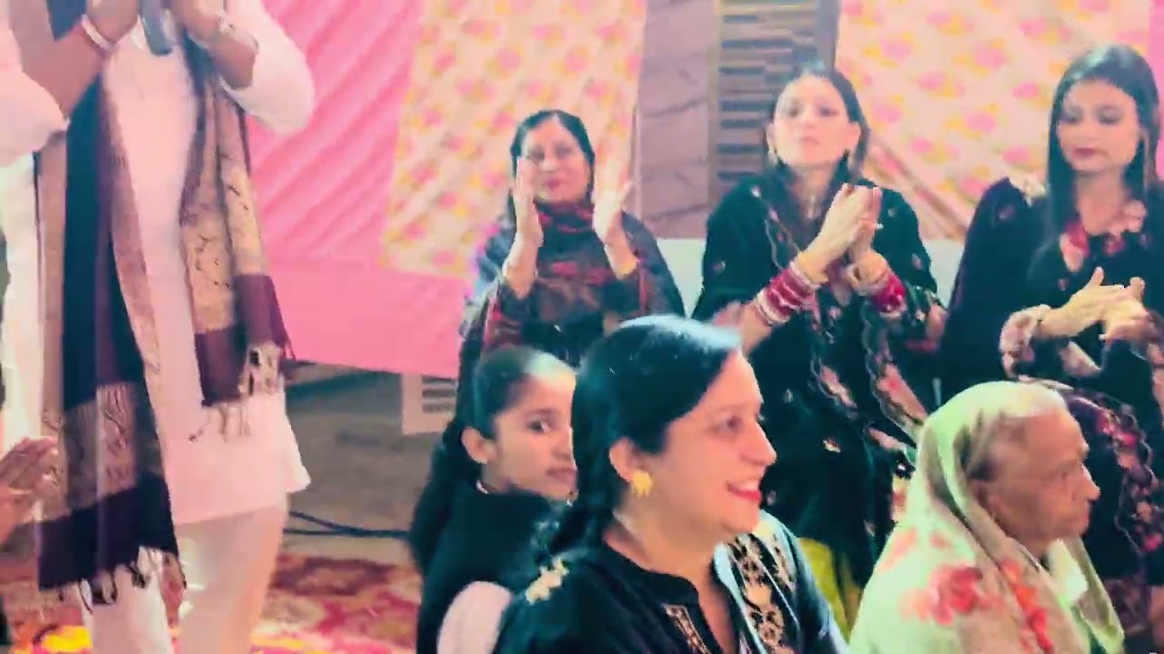 मुझे चढ़ गया राधा रंग || official Ras Bihari G Club ||