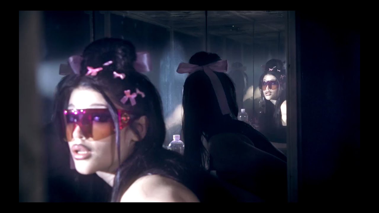 Watch HELLOLOLA, RIXXIA - QUILOMBERA (VIDEO OFICIAL) on YouTube Watch HELLOLOLA, RIXXIA - QUILOMBERA (VIDEO OFICIAL) on YouTube