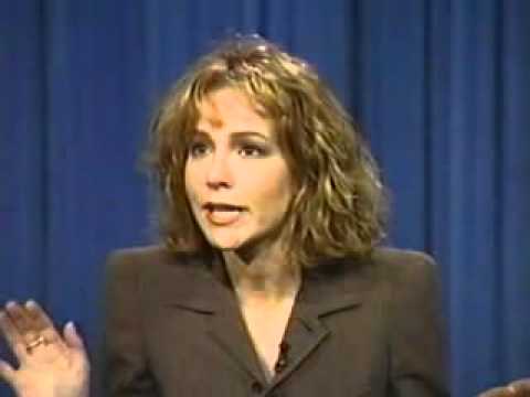 Jennifer Grey sings Duvid Crockett