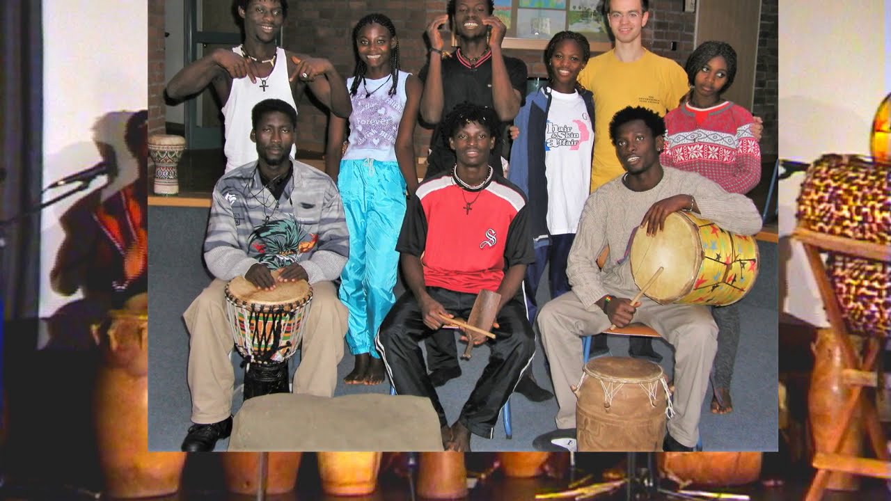 Akoma Dance Company dancing the FUME FUME *How to do the fume fume