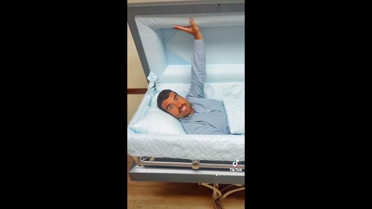 Have You Ever Seen the Inside of a Casket? β°οΈ #funeral #mortician #shorts #youtubeshorts