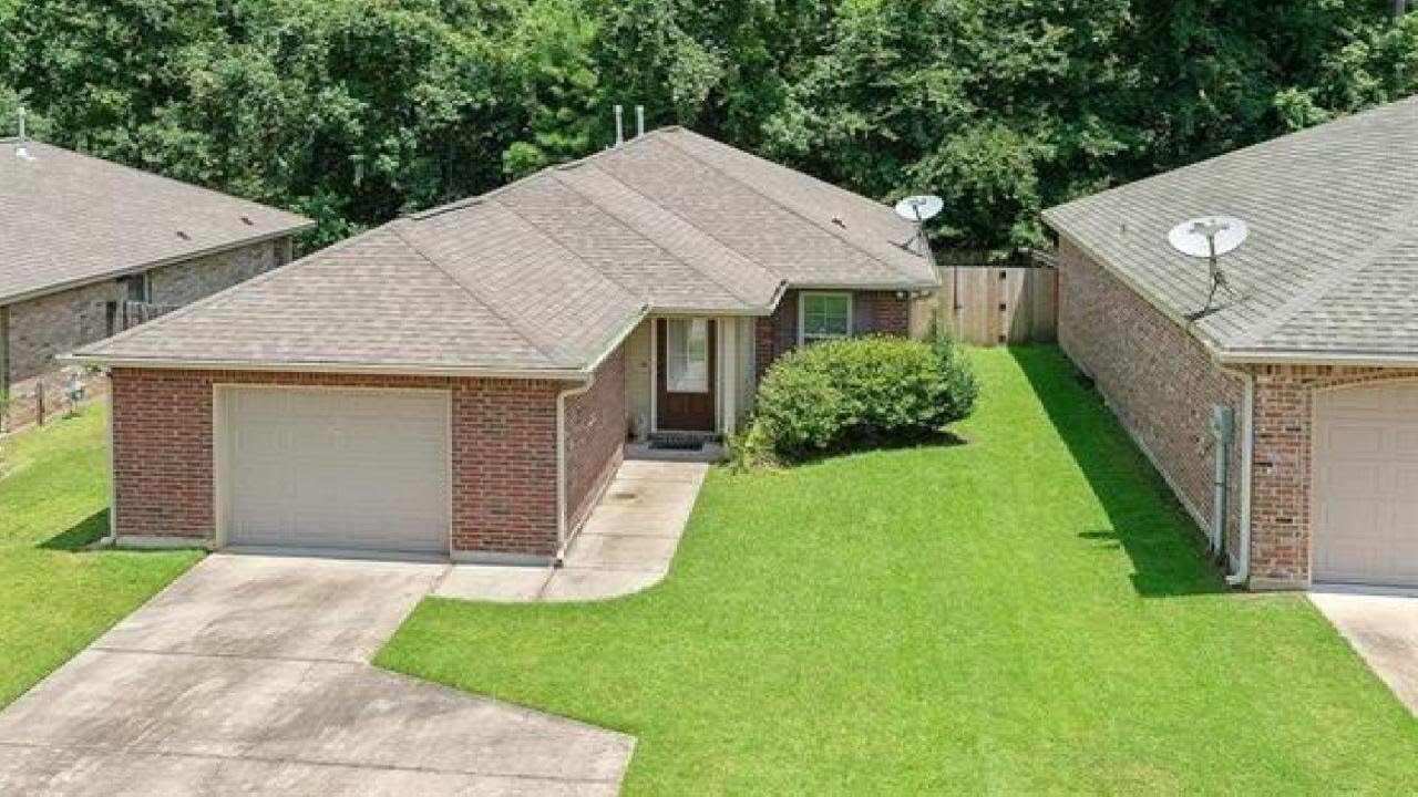 14645 MADISON Lane, Ponchatoula, LA Presented by Leslie Ortego. YouTube
