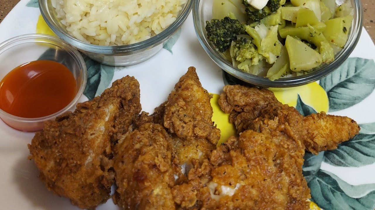 Catfish nuggets/broccoli/ chicken rice/Raspberry danish/ garlic bread not shown/ Gatorade