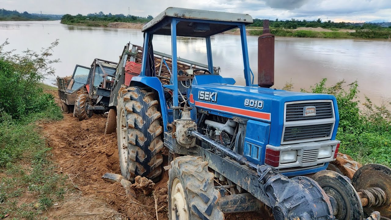 kubota M10570 và iseki 8010 chở mì mắc lầy
