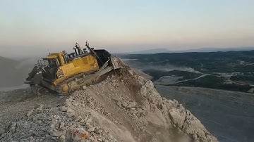 13 Minutes Of Mind-Blowing Machines Operating Beyond Their Limits And On Another Level