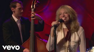 Carly Simon - How Long Has This Been Going On (Live On The Queen Mary 2) by CarlySimonVEVO 433,668 views 5 years ago 4 minutes, 8 seconds