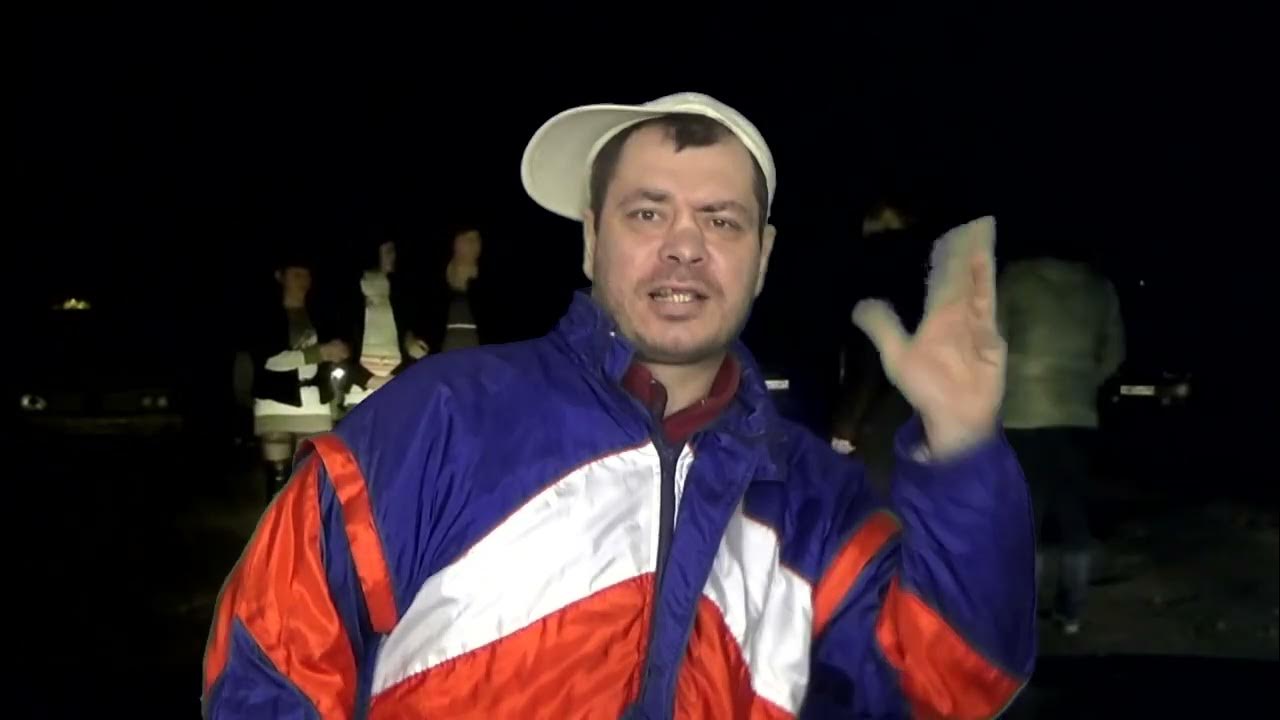 Вырубай яркий свет. Прикол страшно вырубай. Мемы про начальника. Вырубай яркий свет. Вырубка музыка цвет черный.