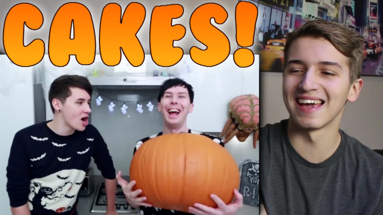 Dan and Phil Halloween Baking - SPOOKY CUPCAKES Reaction