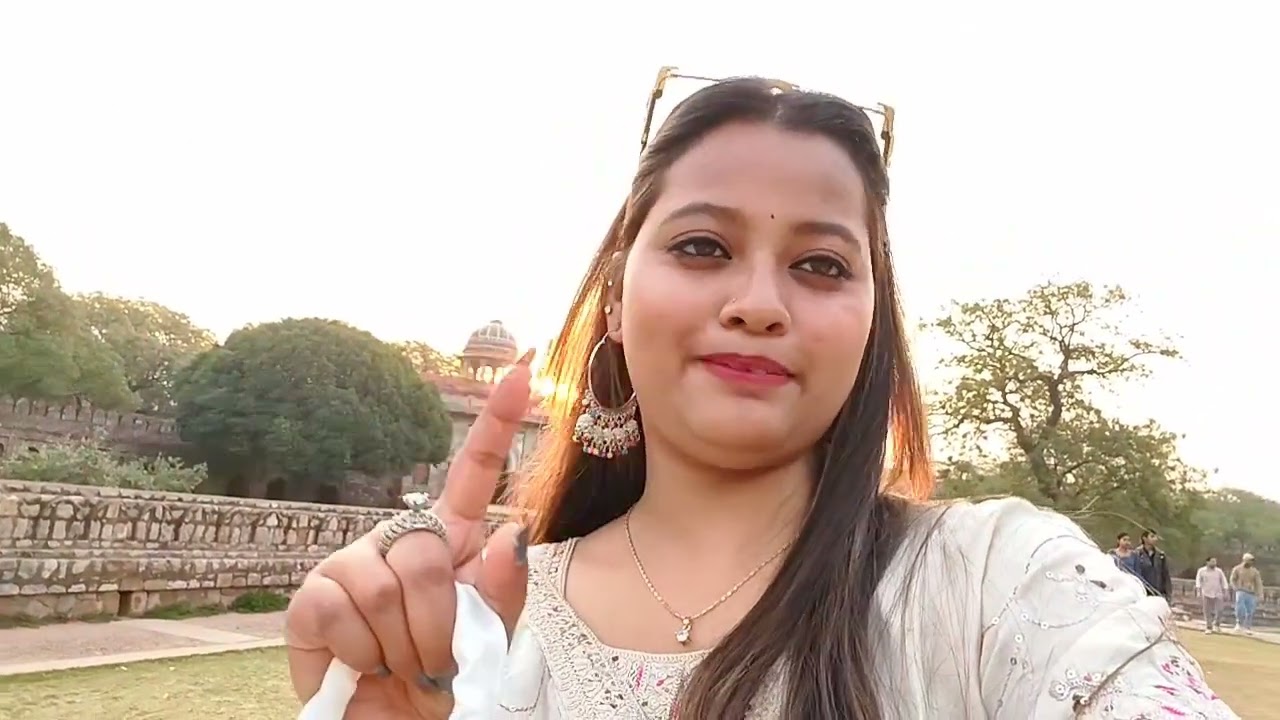 Bahut din baad aai hu ghumne 😅😊😍❤️#youtube #vlogvideo #vloglife #duet #lifeisbutadream 