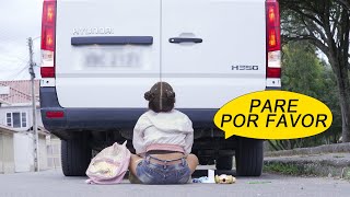 Padres por estar en el celular casi pierden lo mas valioso de su vida