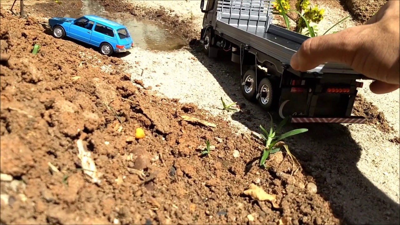 Transformando o mini Iveco Tector no caminhão da Coca-Cola - plotagem-  parte 2 