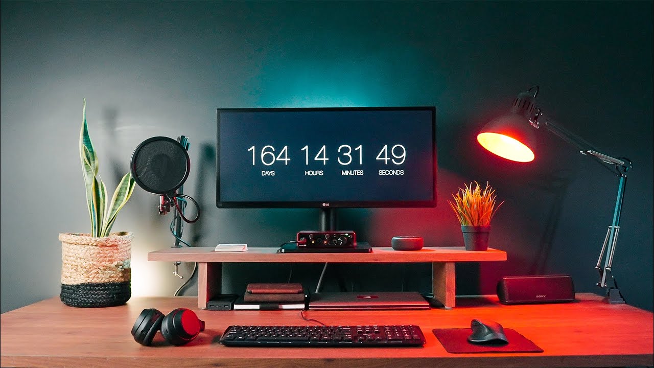 My YouTube Studio Setup Tour 2021 | Desk Setup (India) - YouTube