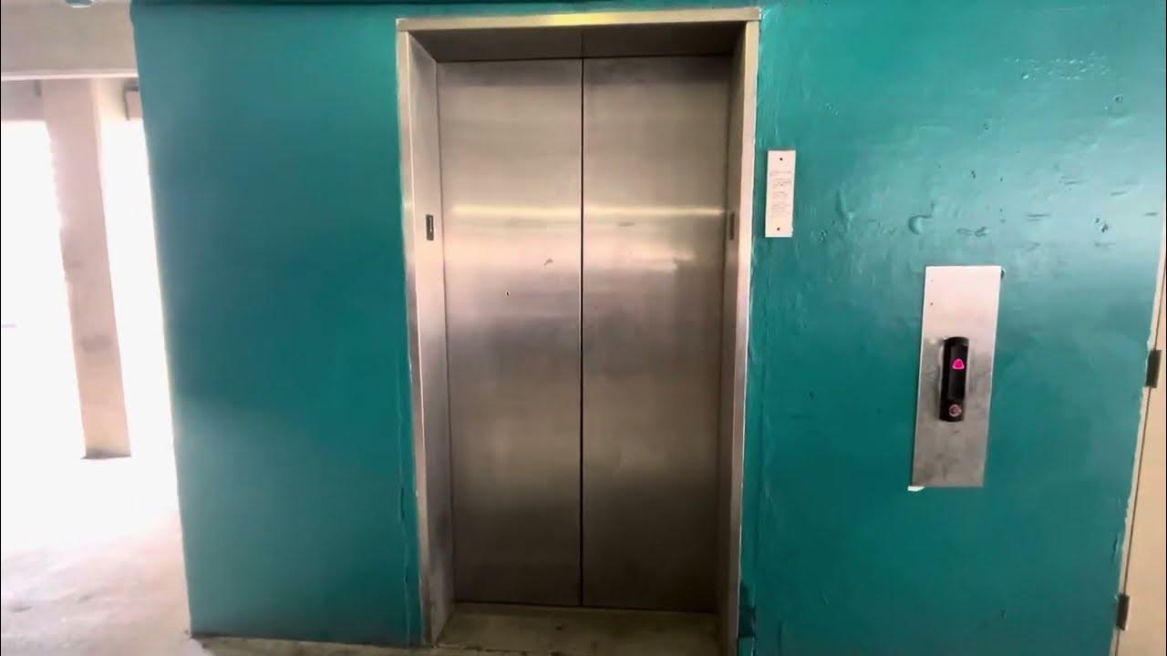 Schindler HT (formerly Westinghouse) Hydraulic Elevator La Palmera