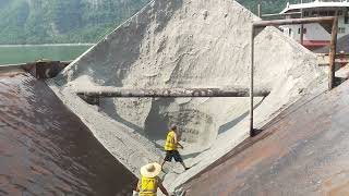 Barge Unloading White Sand In Hot Weather - Ying1