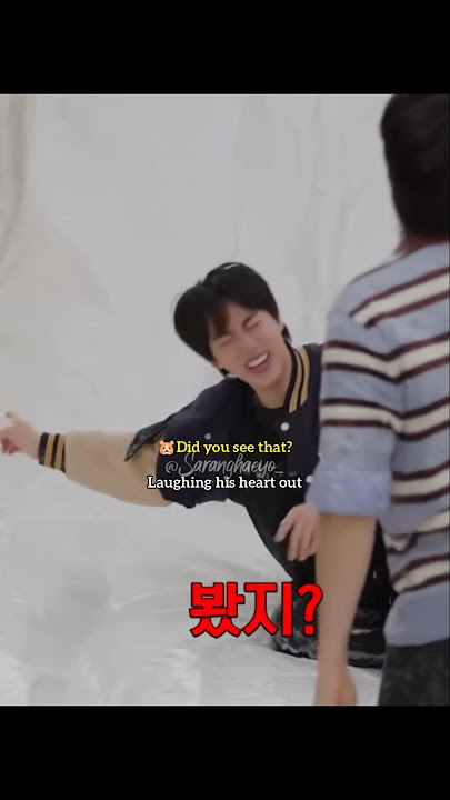BTS staff learnt how to cheat without being noticed from Jin🤣😆💯